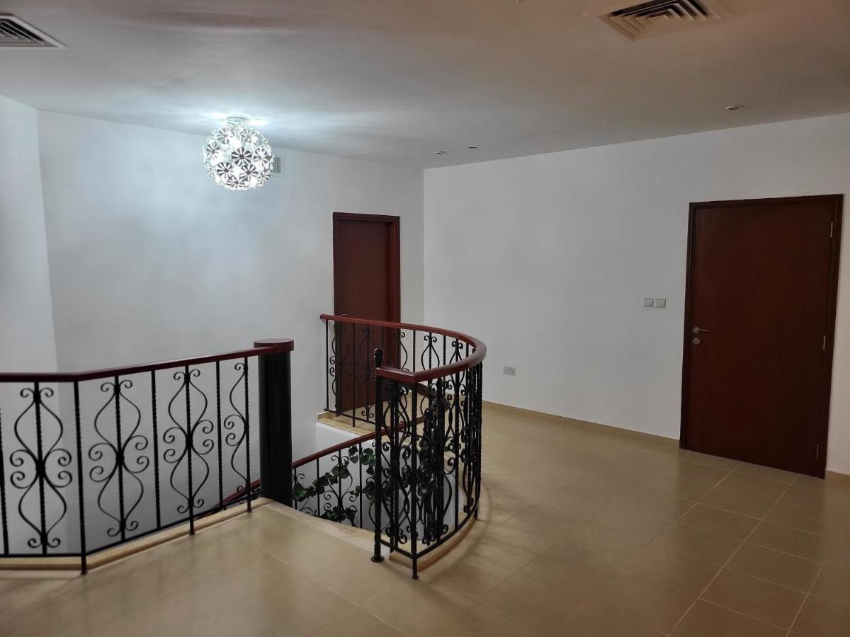 Pirates Bay Hostel Дубай Екстериор снимка