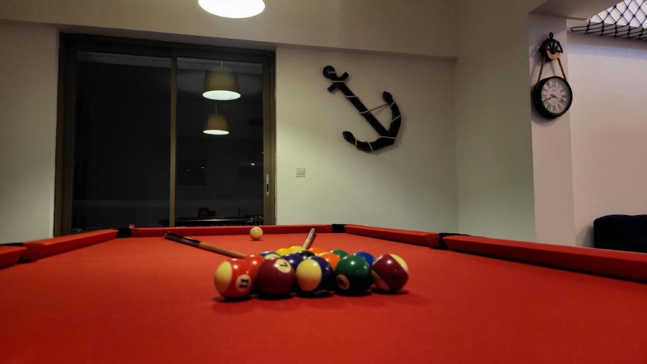 Pirates Bay Hostel Дубай Екстериор снимка